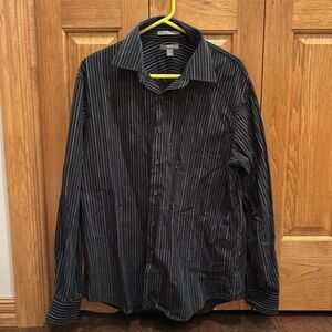 Men’s Large Apt 9 Black Pin-Striped Button Down Dress Shirt Worn Once
